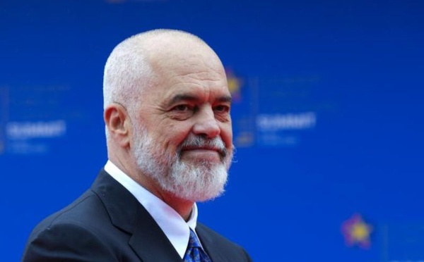 L’Albanie nomme un ministre généré par intelligence artificielle : une première mondiale