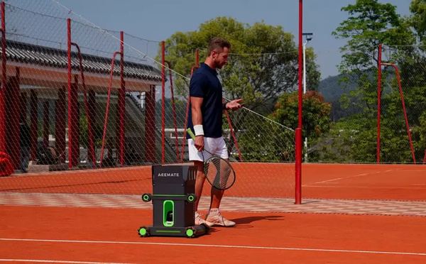 Acemate, le robot coach de tennis du futur