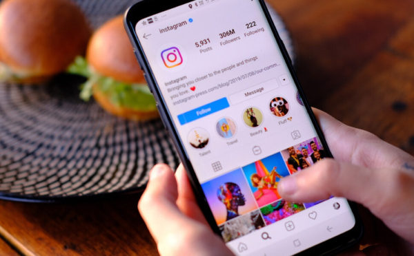 3 milliards de pouces qui scrollent : Instagram s’impose dans le monde entier
