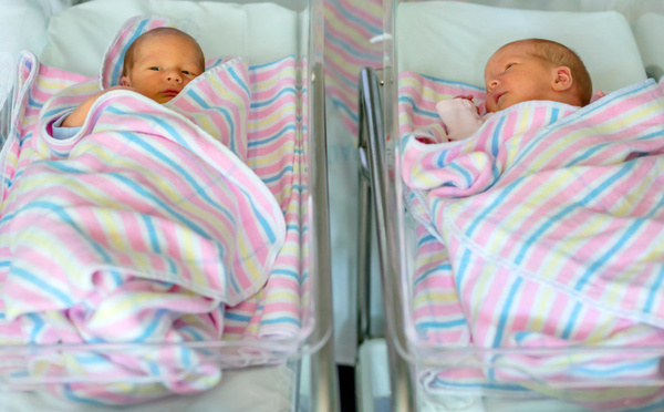 Échange de bébés : 35 ans pour retrouver ses vrais parents !