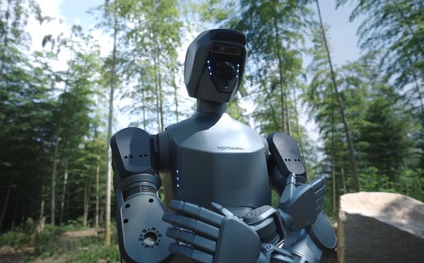 DR02 : le robot chinois qui affronte pluie, poussière et canicule comme un pro