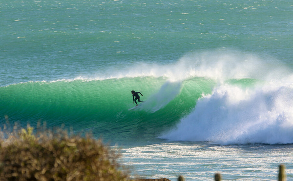 Vagues pour tous : pourquoi le Maroc attire les surfeurs du monde entier