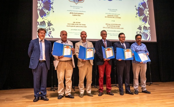 L’unité russe célébrée et des Marocains honorés