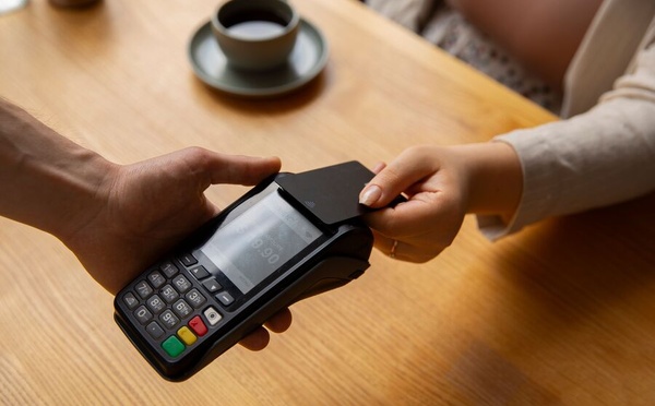 Le Maroc accélère le paiement électronique, mais le cash refuse de décrocher