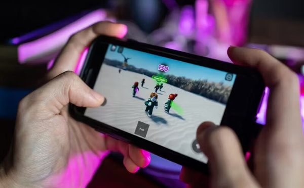 YouTuber says Roblox invited him back months after ban