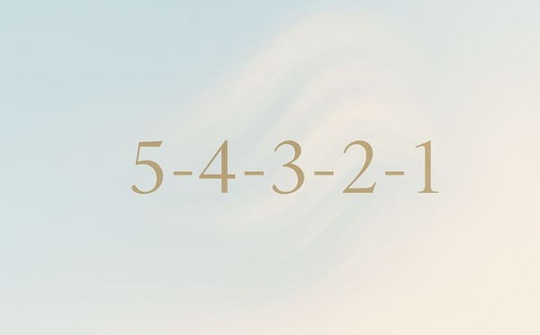 La technique 5-4-3-2-1 : l’arme secrète qui calme une crise d’angoisse… en 30 secondes