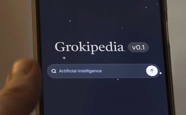 ​Grokipedia, l'encyclopédie d'Elon Musk, déjà sous le feu des critiques !