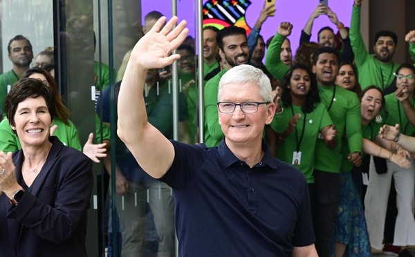 ​Tim Cook prépare son départ : Apple se prépare à une passation historique en 2026