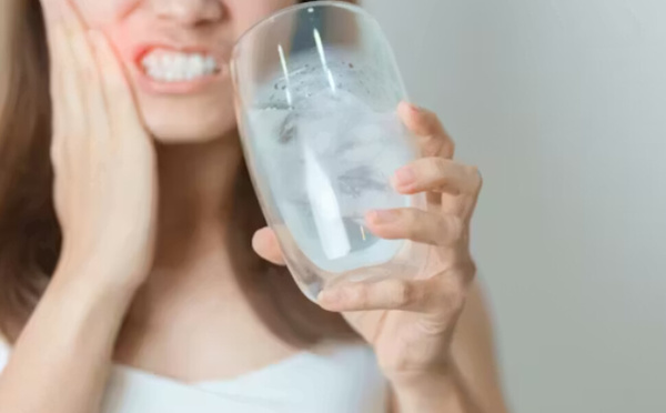 Dents sensibles au froid : causes et remèdes pour retrouver le confort buccal