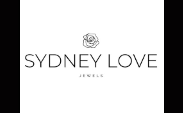 Sydney Love célèbre 16 ans d'excellence à Casablanca avec un bijou inspiré de la CAN 2025