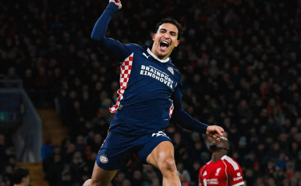 Couhaib Driouech signe une soirée mémorable à Anfield et guide le PSV vers un succès historique