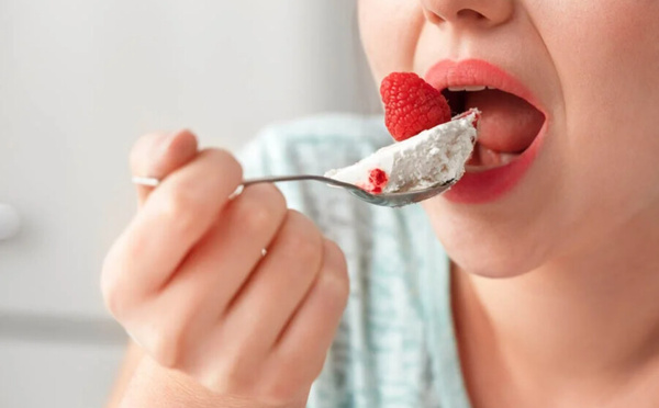 "Règle des 3 bouchées" : la tendance TikTok qui inquiète les nutritionnistes