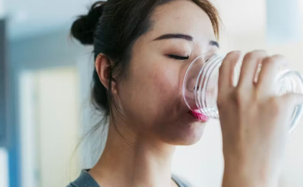 Eau de riz : quels bienfaits réels pour la santé et la beauté ?