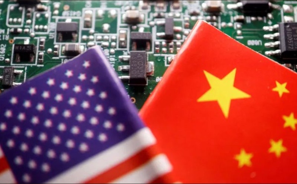 Washington annonce des tarifs sur les puces chinoises, mais reporte l’application à juin 2027