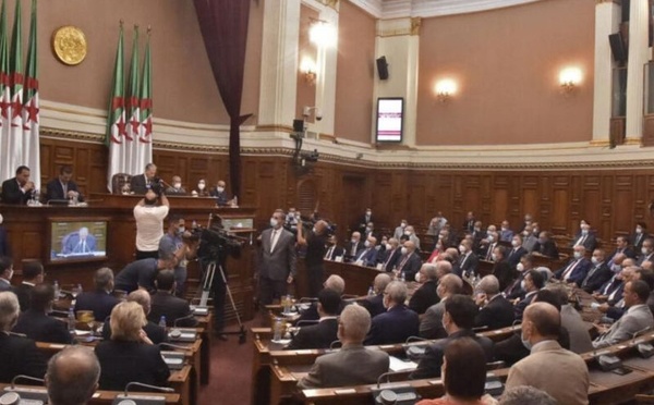 Le parlement algérien criminalise la France pour passif colonial