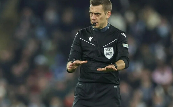 Clément Turpin élu meilleur arbitre masculin du monde en 2025 par l’IFFHS