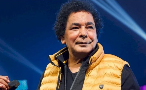 Mohamed Mounir rassure après son malaise et prépare un duo de choc avec Wegz à Dubaï
