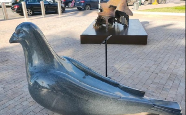 Paloma, une sculpture monumentale rejoint le parvis du MMVI et fait vibrer l’art dans la ville