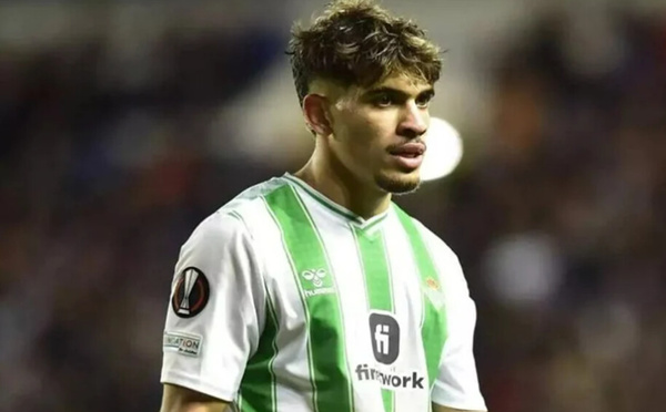 Naples suit Abde Ezzalzouli, mais le Betis freine le dossier