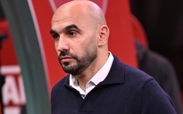 Walid Regragui pris à partie dans un café à Rabat