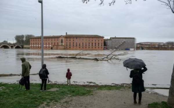 Intempéries en France : 1 mort, 1 blessé grave et 5 départements en alerte maximale