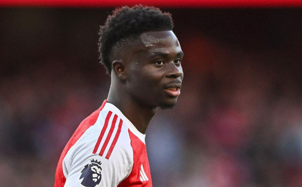 Bukayo Saka prolonge à Arsenal FC et s’inscrit dans la durée