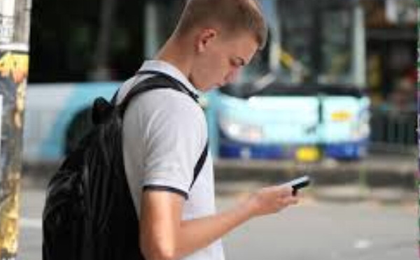 Indonésie : Réseaux sociaux interdits aux moins de 16 ans