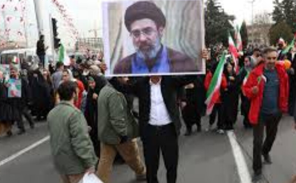 Succession à Téhéran en pleine crise énergétique