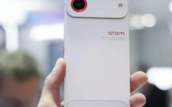 MWC 2026 : le prototype ultra-fin de Tecno mise sur la modularité magnétique