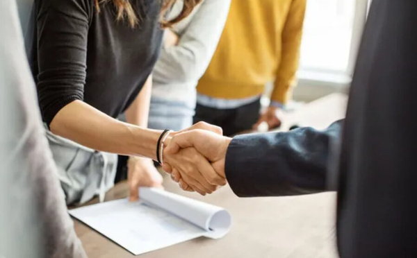 Liberté d’association au Maroc : un droit musclé sur le papier, freiné dans la pratique