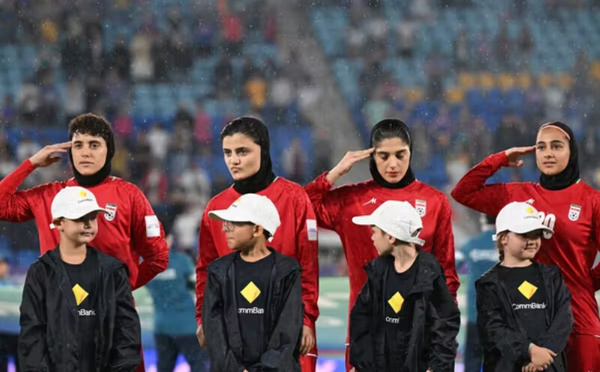 Australie : 5 joueuses iraniennes obtiennent l’asile après leur refus de chanter l’hymne