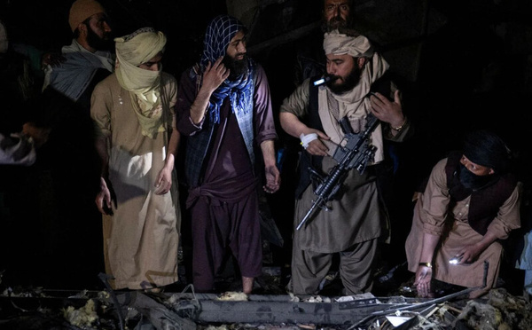 Kaboul endeuillée: une frappe ravage un centre de soins