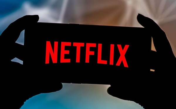 Netflix secoué : le départ du cofondateur fait chuter l’action en Bourse