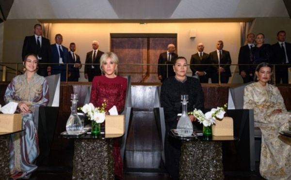 Les Princesses, Lalla Khadija, Lalla Meryem, Lalla Hasnaa et Brigitte Macron, assistent au spectacle d’ouverture du Théâtre Royal de Rabat