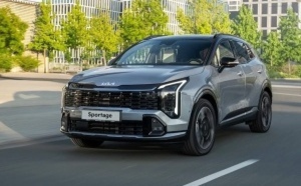 ​Le Kia Sportage Hybrid 2026 distingué par Cars.com pour son rapport qualité-prix
