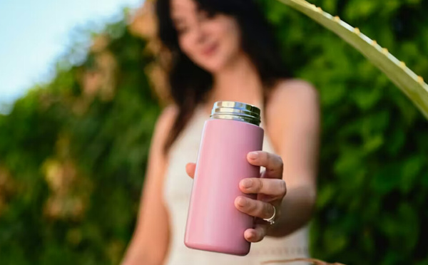 Gourdes en aluminium : faut-il réellement s’inquiéter pour la santé ?