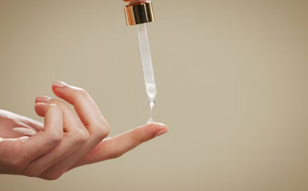 Le rétinol, un actif puissant mais à manier avec précaution en cosmétique