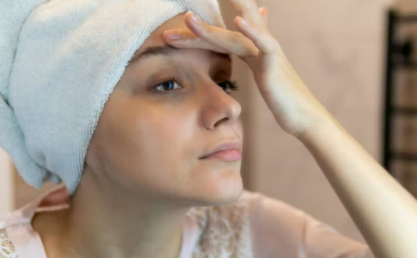 Perte des sourcils : causes possibles et quand s’inquiéter