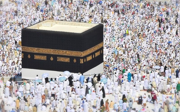 Prévenir les risques de santé durant le Hajj : déshydratation et épuisement thermique