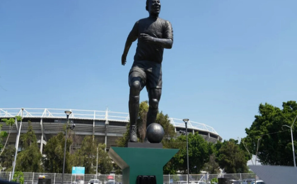 Une statue géante de Pelé inaugurée à Guadalajara à l’approche du Mondial 2026