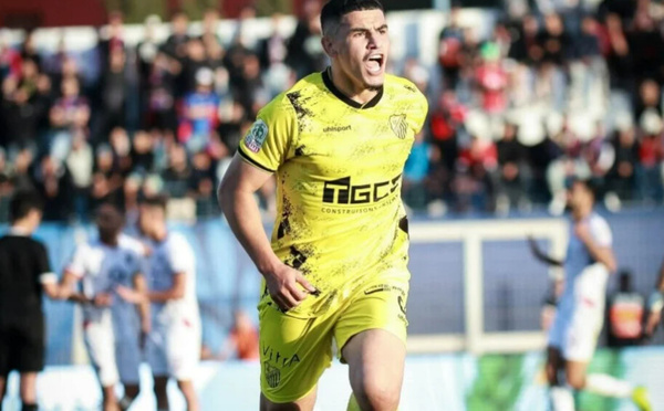 Botola Pro D1 : le Maghreb de Fès s’empare de la tête, l’Olympic de Safi s’enfonce dans la crise