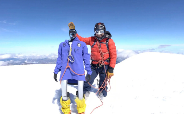 Un robot grimpe l’Everest : l’idée géniale ou le début du grand délire de l’IA ?