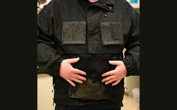 Une veste innovante capable de produire de l’eau potable à partir de l’air