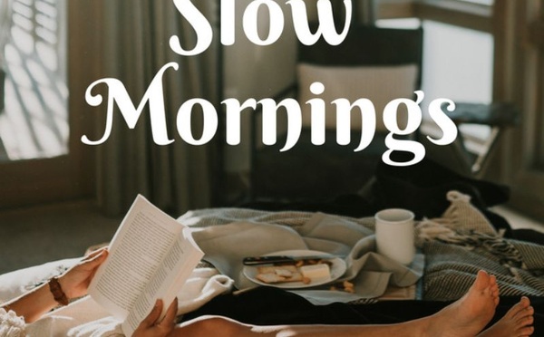 L'été 2026 consacre le "slow morning" : la nouvelle routine bien-être qui séduit une génération en quête de temps