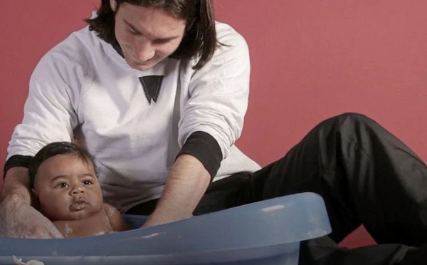 Messi donnant le bain à Lamine Yamal : quand une image devient un phénomène marketing mondial
