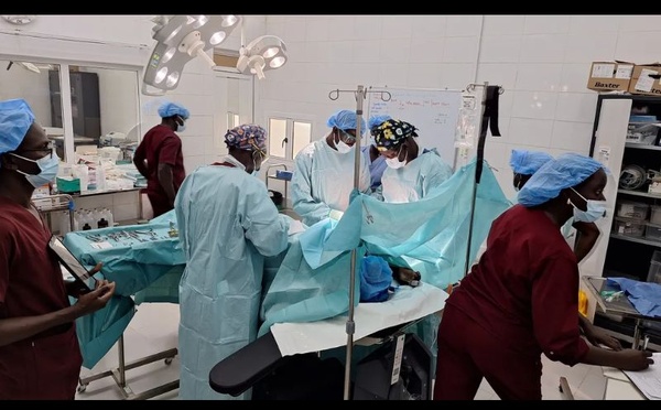 Soudan : une opération exceptionnelle pour retirer une tumeur géante du cou en pleine guerre