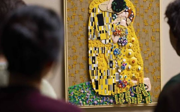 Le Baiser de Klimt devient un immense tableau LEGO à construire chez soi