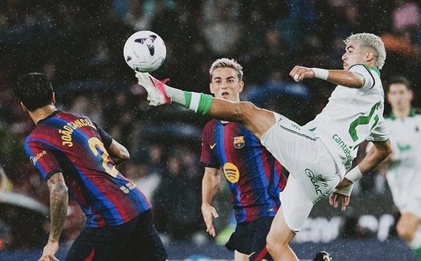 LaLiga : le Barça écrase Santander, Zabiri marque encore