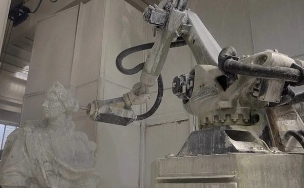 À Carrare, les robots sculptent le marbre : l’artisanat face à l’intelligence artificielle
