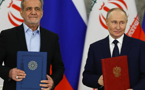 Poutine-Pezeshkian à Achgabat : l'axe Moscou-Téhéran se resserre